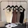 Camisola de botones con copas, prenda interior versátil, base de punto acanalado, top exterior adelgazante 8817
