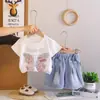 Conjunto de Verão da Moda para Meninas 2026 Novo Estilo Camiseta de Manga Curta com Borboleta de Strass e Shorts Moda Conjunto de Duas Peças para Bebê Menina