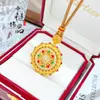 Loja de Ouro Mesmo Estilo Antigo Banhado a Ouro Diamante Colorido Giratório Bússola de Oito Tesouros Pingente Novo Estilo Chinês Boa Sorte e Prosperidade Roda de Oito Tesouros Pingente