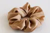 Scrunchie Azul Marinho com Bolinhas Florais e Xadrez, Elástico para Cabelo, Doce Versátil Acessório de Cabelo em Tecido