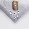 Atacado de Joias para Arte de Unhas de Fundo Plano Rombóide Formato Especial Super Brilho Mini Diamante Pequena Gota de Água Strass Branco Joias de Diamante para Arte de Unhas