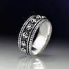 Anillo de calavera retro transfronterizo Rong Yuomei con encaje en relieve creativo, estilo punk rock, personalizado para hombres y mujeres