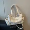 Bolso Grande de Alta Gama Transfronterizo para Mujer Estilo Coreano Nicho Motocicleta Remache Bolso Tote de Hombro Versátil a la Moda