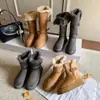 Encuentro Primer Temporada Botas de Nieve de Caña Alta Grises para Mujer Invierno Más Terciopelo Engrosadas Cálidas Zapatos de Algodón Hebilla de Cuero Suela Gruesa Aumentan la Altura Uso Bidireccional