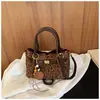 Shuai Mijia 2026 Otoño Nuevo Bolso de Mano de Gran Capacidad Vintage Nicho para Viajar Bolso Cubo de Hombro Único para Mujer