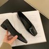 Sapatos femininos Doudou de bico quadrado e salto baixo, novos sapatos pretos para viagem, estilo vovó retrô, primavera 2025