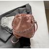 Bolsa Cubo Plisada Color Sólido Nuevo Verano 2026 Diseño de Nicho Bolso de Hombro Versátil a la Moda Bolso Cruzado de Estilo Coreano de Moda