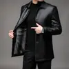 Chaqueta de Cuero para Hombre con Cuello de Solapa, de un Solo Botón, de Longitud Media, Forrada de Polar, Chaqueta de Cuero Engrosada, Nuevo Estilo Otoño e Invierno 2024, Abrigo de Papá