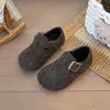Zapatos Birkenstock para niños zapatos para niñas zapatos de algodón zapatos de peluche 2026 nuevos mocasines de otoño e invierno con forro polar para abrigar