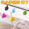 Gancho Adhesivo con Forma de Pulgar Organizador de Cables Creativo Lindo Estilo Ins Almacenamiento de Cables de Datos Fijación de Escritorio Gancho Adhesivo Fuerte