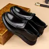 Sapatos Masculinos Outono Novo Estilo Masculino Slip-on Casual de Negócios Sapatos de Couro Couro Macio Sola Macia Leve Confortável Sapatos de Pai