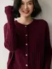Cárdigan de cachemira de punto trenzado con cuello redondo 2026 Otoño e Invierno Nuevo estilo para mujer, suelto, adelgazante, corto, de un solo pecho