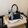 Bolso de Mano con Patrón de Cocodrilo 2026 Primavera Nuevo Nicho de Alto Valor Bolso de Hombro Cruzado Gran Capacidad Bolso Cuadrado Pequeño Simple