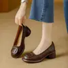 Zapatos de cuero poco profundos retro de comercio exterior transfronterizo para mujer, nuevos mocasines slip-on de otoño, mocasines con tacones gruesos