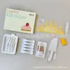 Set de Tenedor Cuchillo Plato Desechables para Pastel Envío Envuelto en Película Caja de Regalo para Fiesta de Cumpleaños Juego de Cinco Piezas Vajilla para Mesa de Pastel