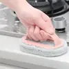 Escova de limpeza multifuncional para cozinha e banheiro, adequada para limpar fogões, pias, azulejos e vidros, removendo eficazmente sujeira e incrustações persistentes.