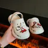 Zuecos de dibujos animados para niños, sandalias antideslizantes para bebé para interior y exterior, zuecos lindos para niños y niñas para uso en casa en verano