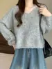 2025 Nuevo Otoño e Invierno Estilo Coreano Color Sólido Cuello en V Tejido Holgado Simple Versátil Estilo Perezoso Suéter de Punto para Mujer Tendencia