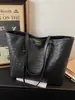 Bolso de Hombro Grande de Moda Estilo Coreano Retro 2026 Nuevo Estilo de Primavera Bolso Tote con Patrón Tejido y Costuras Bolso de Hombro Simple