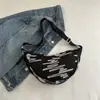 2024 Tecido de Nylon Novo Elegante Fashion Lantejoulas Estilo Western Commuter Fresco Sob o Braço Texturizado Ombro Transversal Bolso Dumpling
