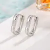 Pendientes de aro compactos y exquisitos de circón blanco y negro estilo minimalista moda europea y americana pendientes de temperamento versátiles pendientes de lujo ligero sensación de alta gama