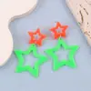 Brincos Tendência da Moda Estrela Oca de Cinco Pontas Brincos de Acrílico Cor Fluorescente Europeia e Americana Estrela Distintiva Joia de Orelha para Mulheres