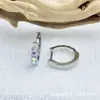 Aleación de Titanio Astmf-136 Pulido a Mano Superficie de Espejo Pendientes Redondos de Circonita Sin Rosca Titanio G23 Rosca Interna Cabeza de Joyería de Circonita