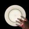 Vajilla de Hotel Jingdezhen Cerámica de Hueso con Borde Dorado, Tazones y Platos Cerámicos con Logo Impreso del Grupo Nacional de Construcción de China para Uso en Comedores de Unidad