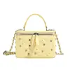 Bolso pequeño cuadrado de cadena con incrustaciones de diamantes de estilo coreano de lujo ligero para mujer, bolso de mano casual versátil, bolso de hombro y bandolera elegante para el trabajo