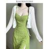Vestido de Verão 2026 Feminino Verde com Estampa Floral Lírio-do-Vale, Estilo Francês, Cintura Marcada, para Férias na Praia, Alça Fina