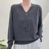 2025 Nova Blusa Básica Casual Slim Moda Redutora de Idade Versátil com Fita de Strass Gola V Manga Longa Malha para Mulheres