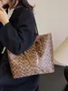 Bolsa Tote Grande Capacidade para Mulheres 2025 Nova Acessível para Presbiópicos Bolsa de Compras de Luxo Bolsa de Ombro de Alta Qualidade para o Dia a Dia