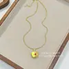 Colar com Pingente de Maçã Dourada Estilo Chinês, Simples e Delicado, Design Versátil, Corrente para Clavícula do Dia a Dia