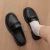 Sapatos de Couro para Trabalho Primavera e Outono 2025 Novos Mocassins Femininos Sapatos Pequenos de Couro Solado Macio Sapatos Casuais Versáteis