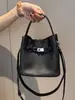 Bolso Sencillo de Cuero Tipo Cubo con Patrón de Lichi, Bolso Tote Pequeño para Mujer, Nuevo Estilo 2026, Bolso Tipo Cesta de Mercado, Bolso de Hombro y Cruzado