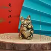 Enfeites de Latão Buldogue Francês Segurando Coração Enfeites para Casa Mesa Escritório Enfeites de Escritório Buldogue Francês Pequenos Enfeites