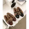 Sabor doce e cremoso de castanha! Mocassins de couro quentes, forrados com fleece e com bico profundo para mulheres, perfeitos para o inverno
