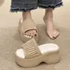 Chinelos de Sentir o Chão com Solado Grosso Femininos de Verão com Tela Infravermelha Usar Moda Plataforma Salto Bolo Elevado Antiderrapante Sandálias Internas para Casa