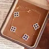 Colgante Flor de Cinco Pétalos Floreciendo en el Palacio Flor de Trébol de Cuatro Hojas Joyería de Mano Estilo Chino Pulsera de Peonía Roja Pulsera de Corindón Rojo