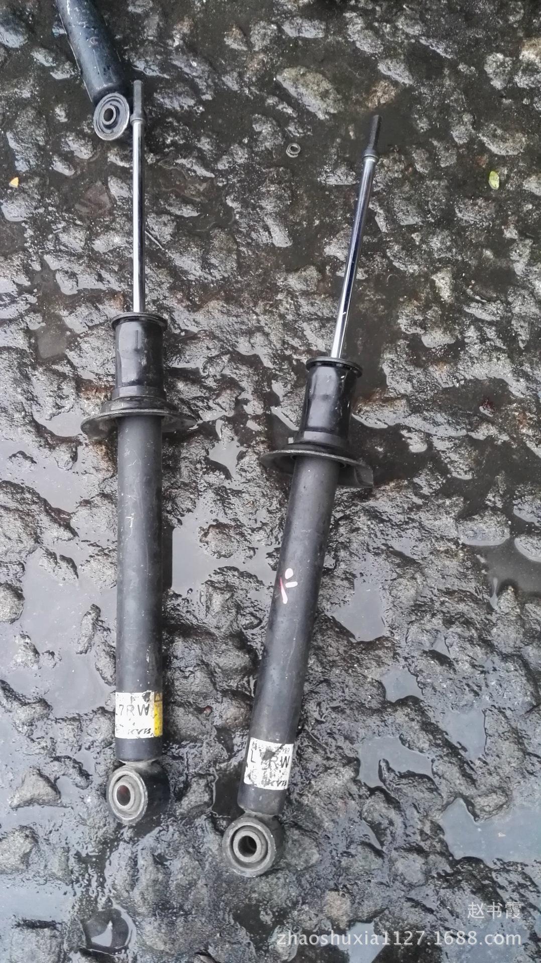 06年凌志LS460后减振2