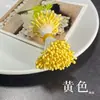 Grampo de cabelo floral feito à mão com estames de flor foscos de 2 mm. Materiais: flores artificiais, flores de cipó de papel, flores de seda, cores de flor de cabeça de fósforo.