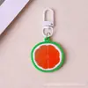 Llavero Colgante de Fruta Cambia Color de Descompresión Simulado para Mochila Estudiantil Llave Colgante que Cambia de Color UV Fresa Sandía