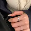 Elegante Anillo de Rombos con Circonitas Estilo Chanel, Diseño de Nicho, Minimalista Estilo Ins con Microincrustaciones de Circonitas Anillos Apilables para Pareja, Diseño Abierto