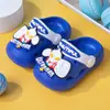 Novedad de Verano Estilo Hueco Transpirable Zuecos de Superhéroe para Niños con Suelas Suaves, Protección para los Pies y Diseño de Punta Cerrada para Guardería, Hogar y Playa