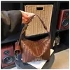 Bolso de Mano Portátil Retro de Gran Capacidad para Mujer, Nuevo Modelo 2026 Bolso Cruzado de Hombro con Diseño Tejido