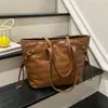 Bolsa Tote Simples e Estilosa Estilo Coreano para Mulheres, Novo Modelo 2026, Bolsa de Ombro Grande Capacidade com Relevo, Bolsa de Braço Tendência