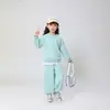 Conjunto de Moletom Infantil Outono e Inverno Novo Estilo Pulôver de Manga Longa em Fleece para Meninas Calça de Moletom Esportiva Infantil Roupa Tendência Infantil