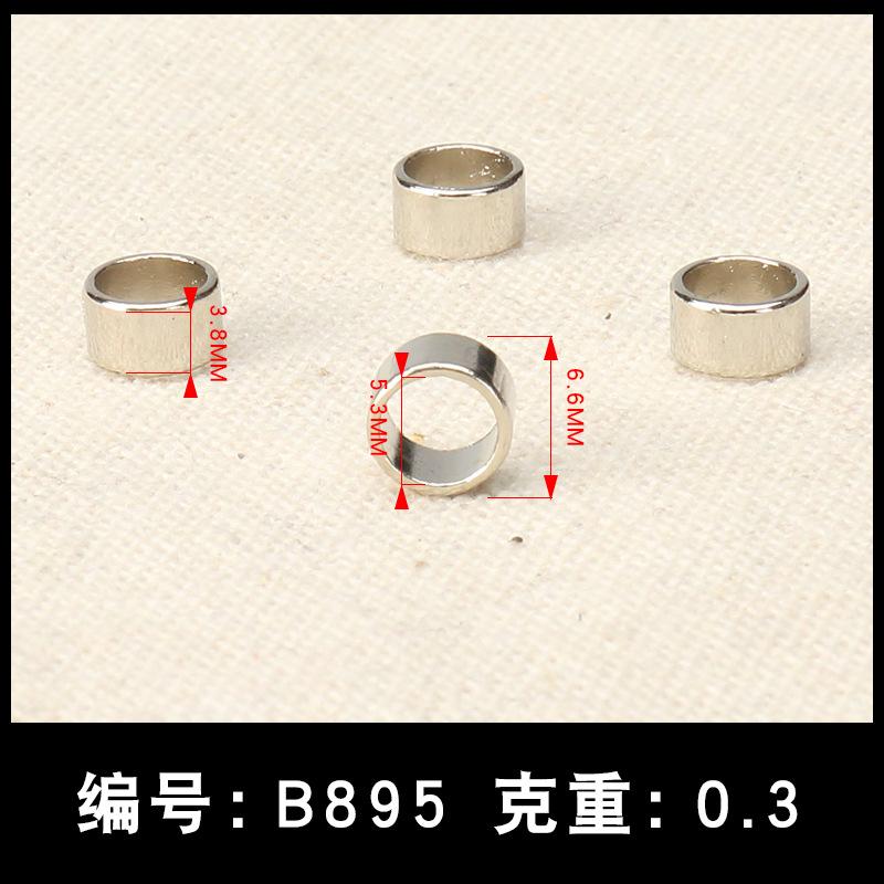 B895
