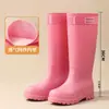 Botas de Chuva Femininas de Cano Alto Modernas Antiderrapantes Quentes para Cozinha Espessas Impermeáveis Calçados de Borracha Adultos para Mulheres
