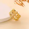 Anillo de moda transfronterizo nicho gama alta estilo ins acero inoxidable chapado en oro exagerado incrustado con cuentas blancas anillo joyería al por mayor
